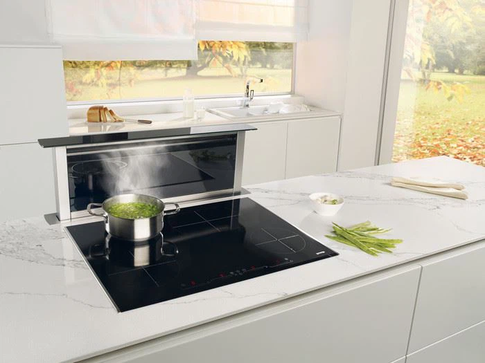 calacatta white naples quartz .