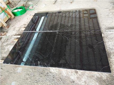 কালো মার্বেল ফ্লোর রান্নাঘর