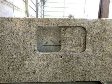 ভিনিস্বাসী গোল্ড লাইট গ্রানাইট কাউন্টারটপস