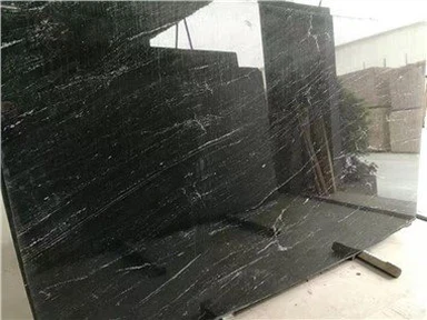 সাদা শিরা সঙ্গে কালো গ্রানাইট