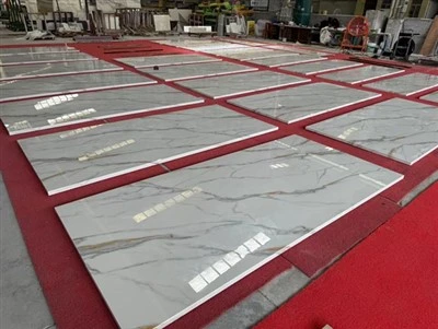 গোল্ড ক্যালাকাটা কোয়ার্টজ কাউন্টারটপস
